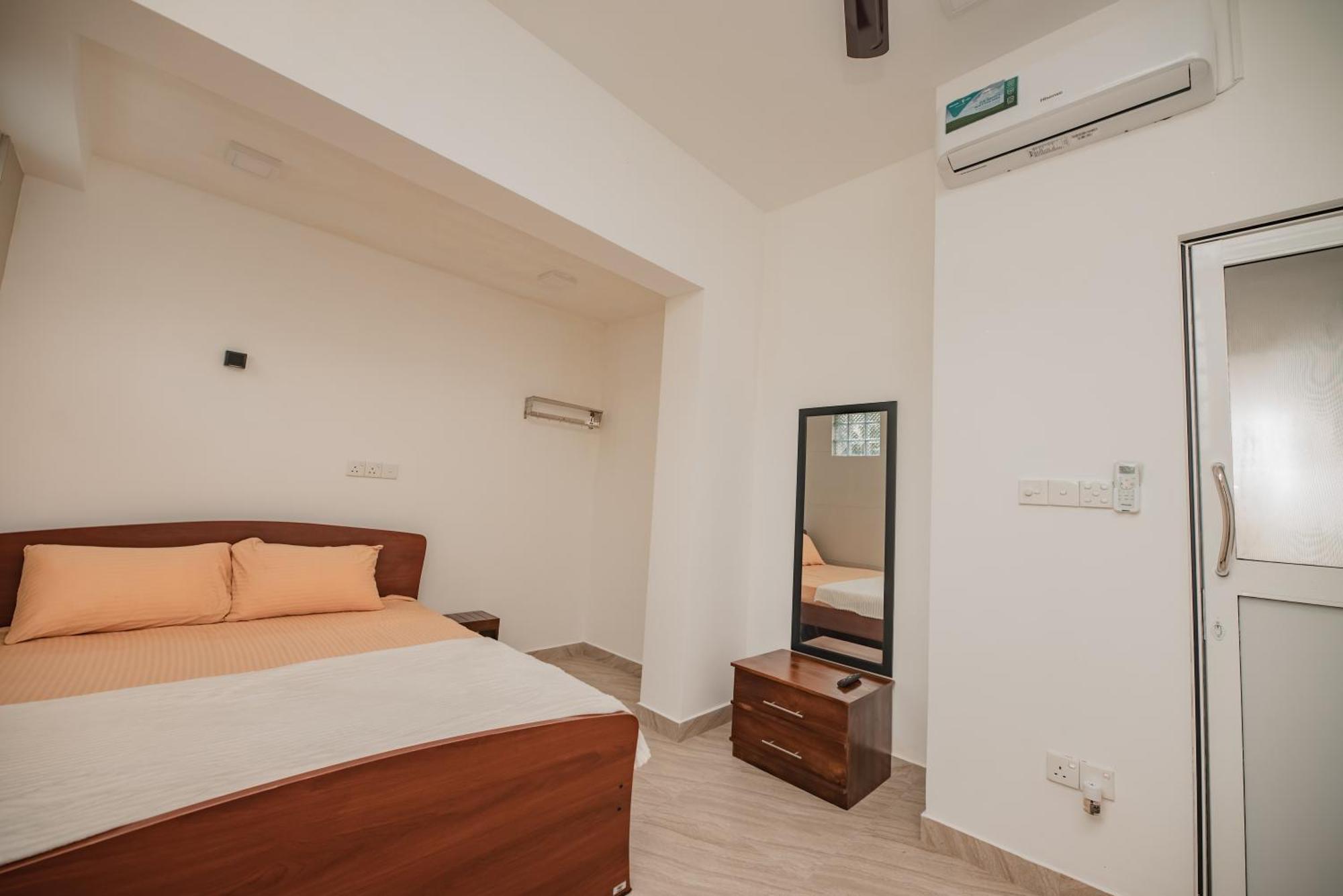 Nnr Wattala Hotel Kültér fotó
