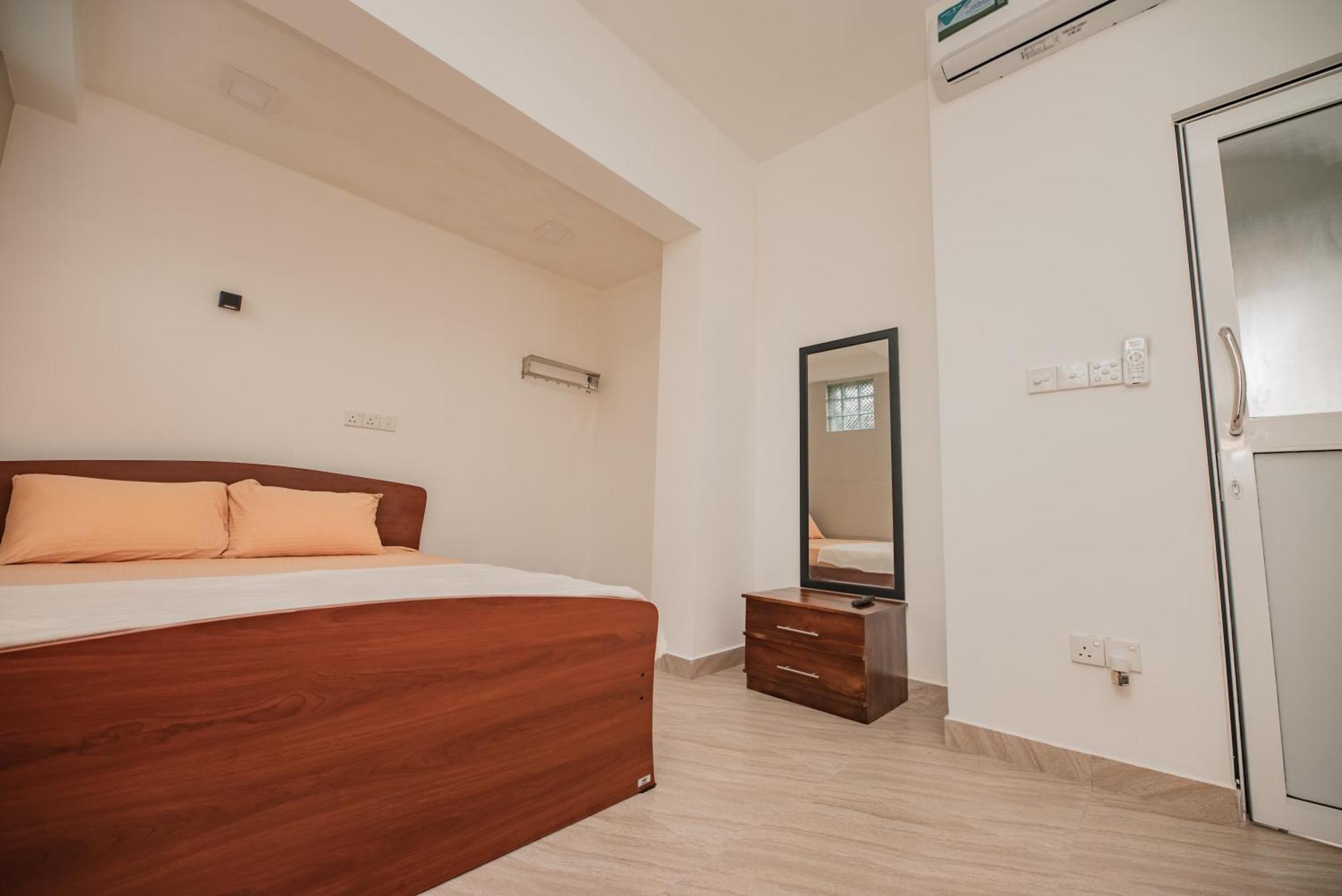 Nnr Wattala Hotel Kültér fotó