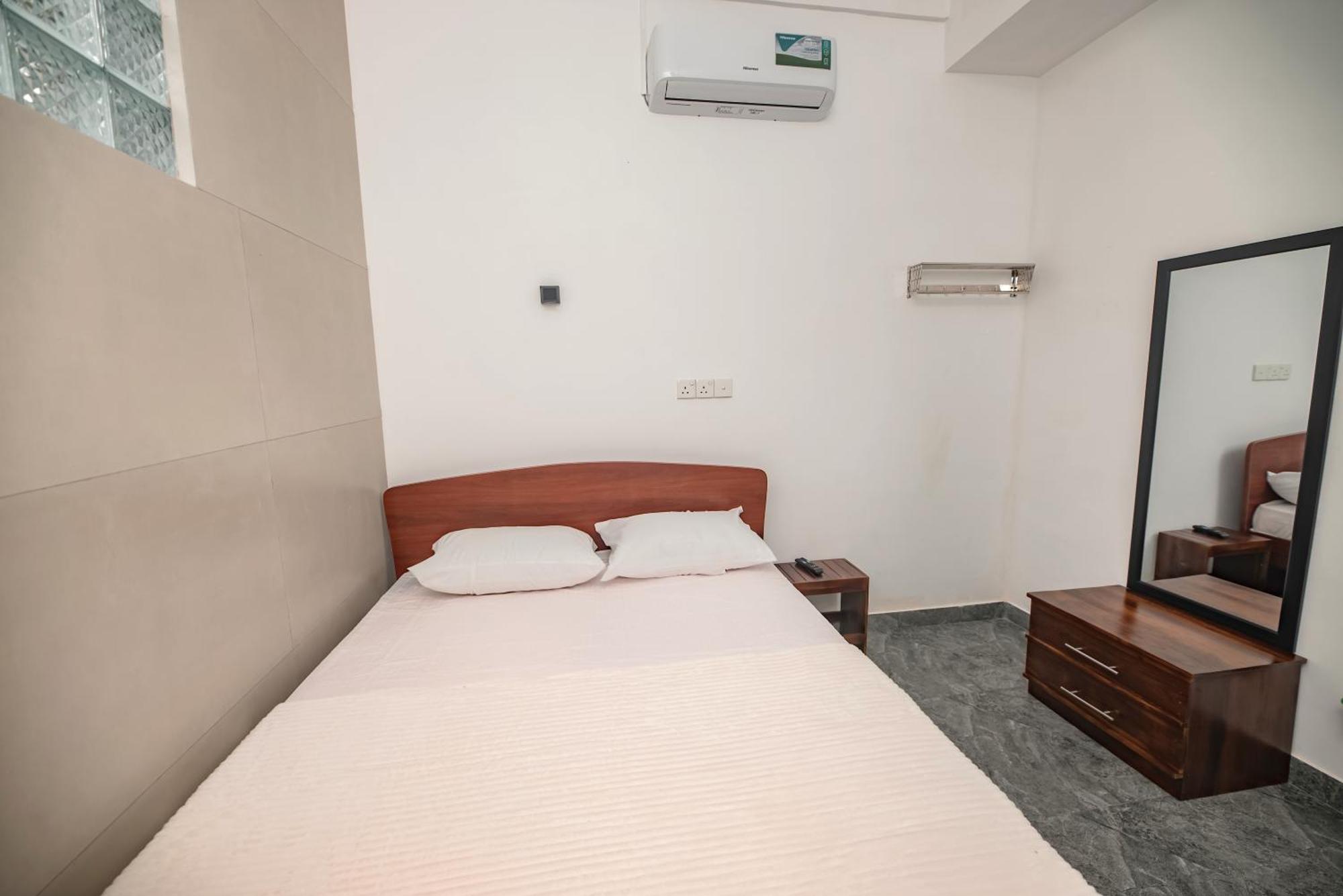 Nnr Wattala Hotel Kültér fotó